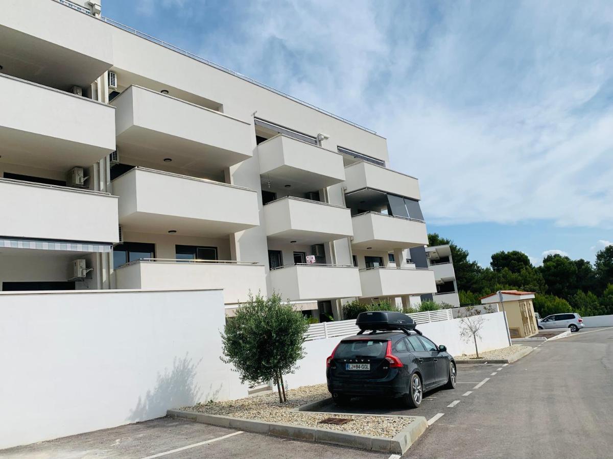 Fisherman'S Apartment Premantura Exterior photo